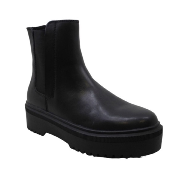 Aqua Loren Black Leather Platform Ankle Boots - Picture 4 of 11